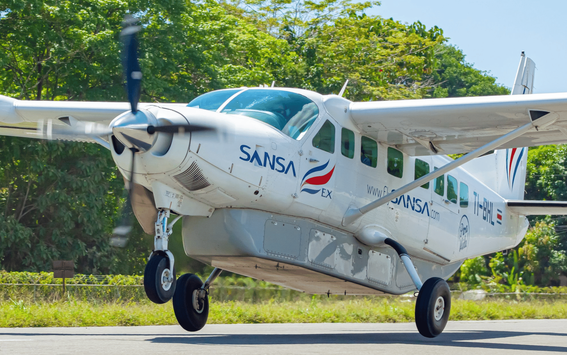 Sansa inaugura su primera ruta internacional entre el aeropuerto Juan Santamaría y Managua