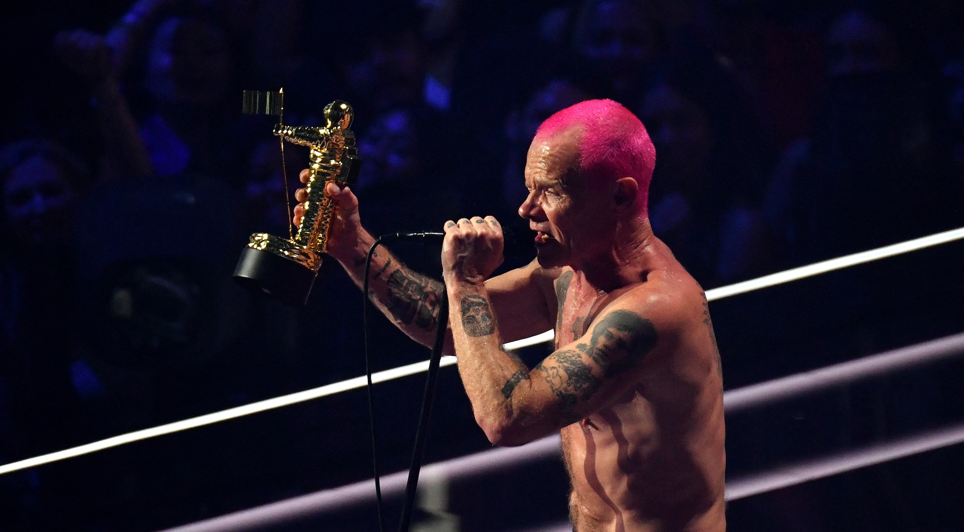 Flea, de Red Hot Chili Peppers, reafirma su “amor” por la Sele