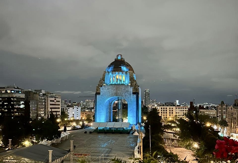 México iluminará sus principales monumentos con la bandera de Costa Rica con motivo de la abolición del ejército