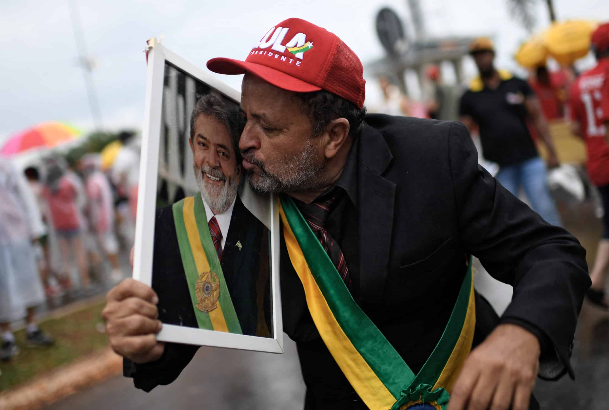 La izquierda vuelve al poder en Brasil de la mano de Lula, en mandato lleno de desafíos