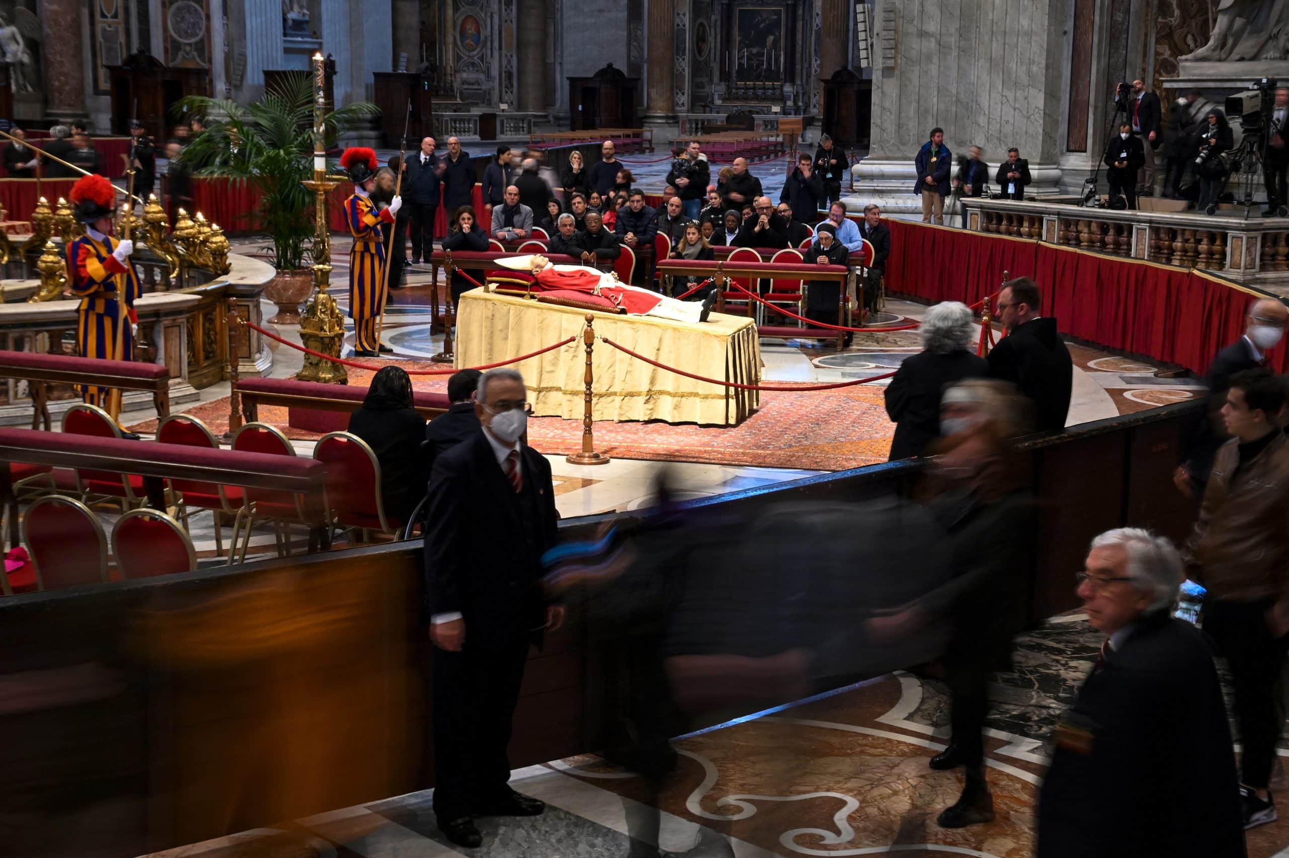 Vaticano espera hasta 30.000 personas cada día en despedida a Benedicto XVI
