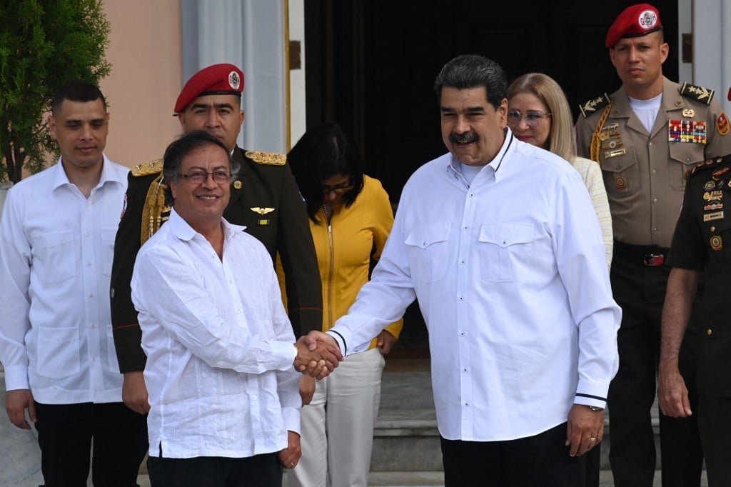 Petro y Maduro celebran reunión “amplia y muy fructífera” en Venezuela