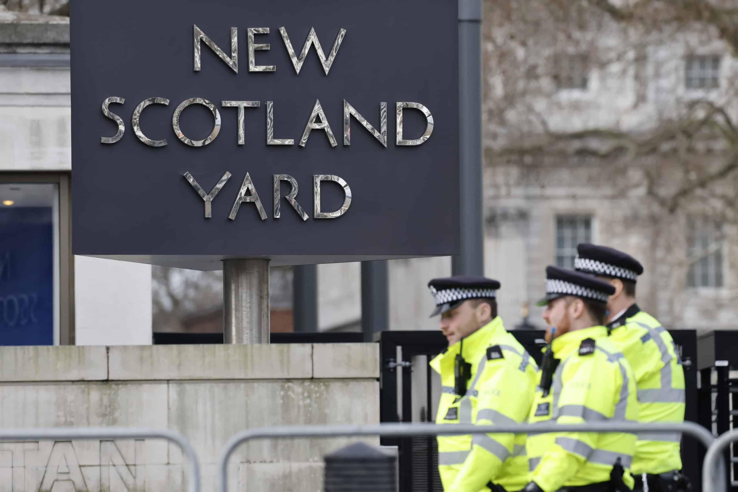 Policía de Scotland Yard admite haber cometido decenas violaciones y agresiones sexuales durante años
