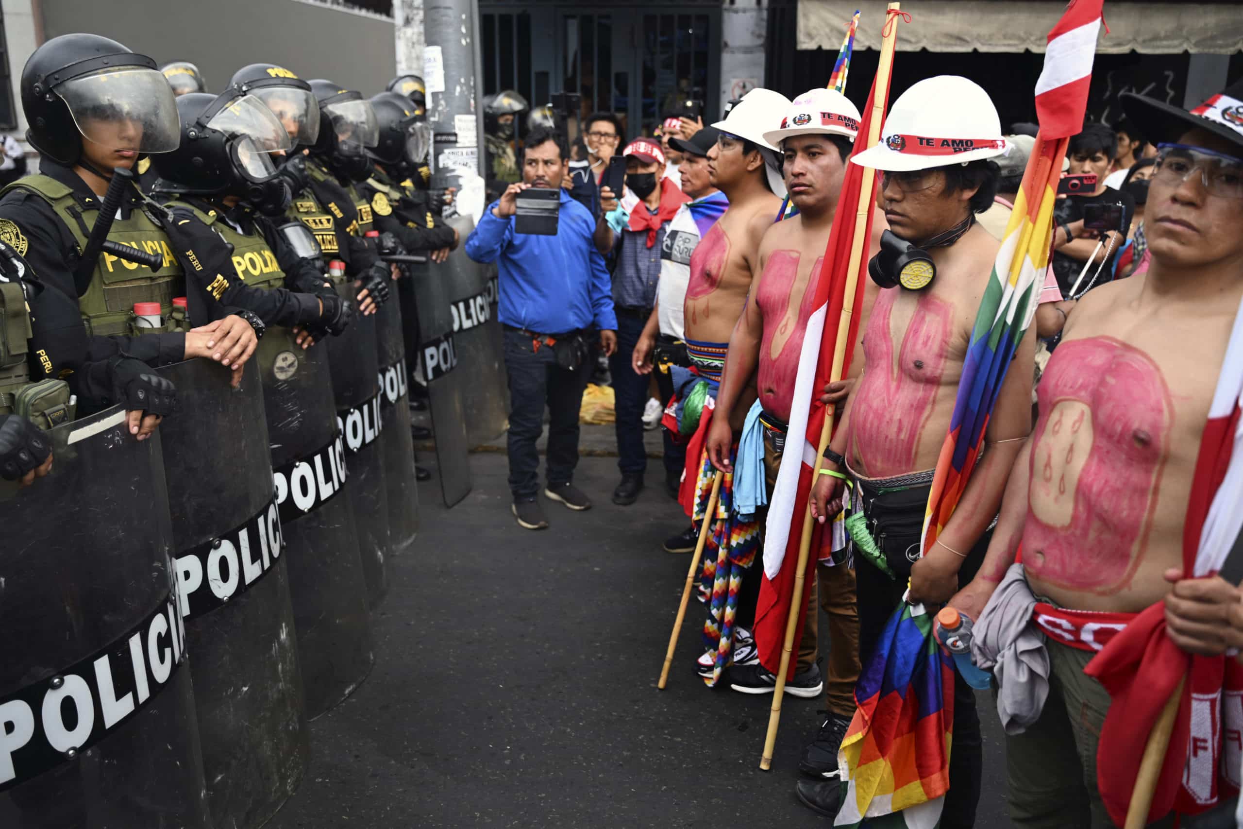 Protestas en Perú no dan tregua a una crisis que deja 45 muertos