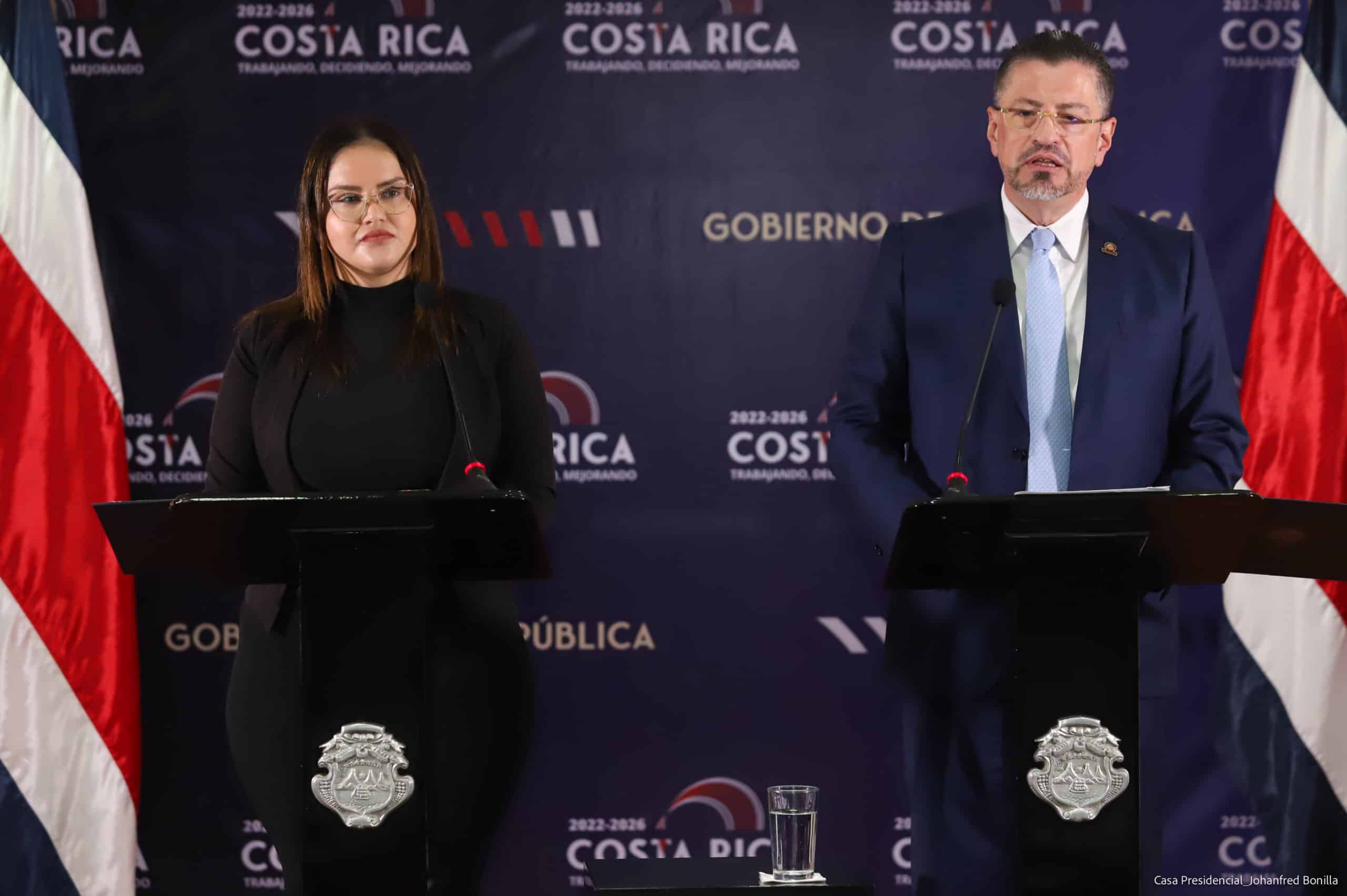 Presidente Chaves reitera su oposición a la vacunación obligatoria anticovid en Costa Rica