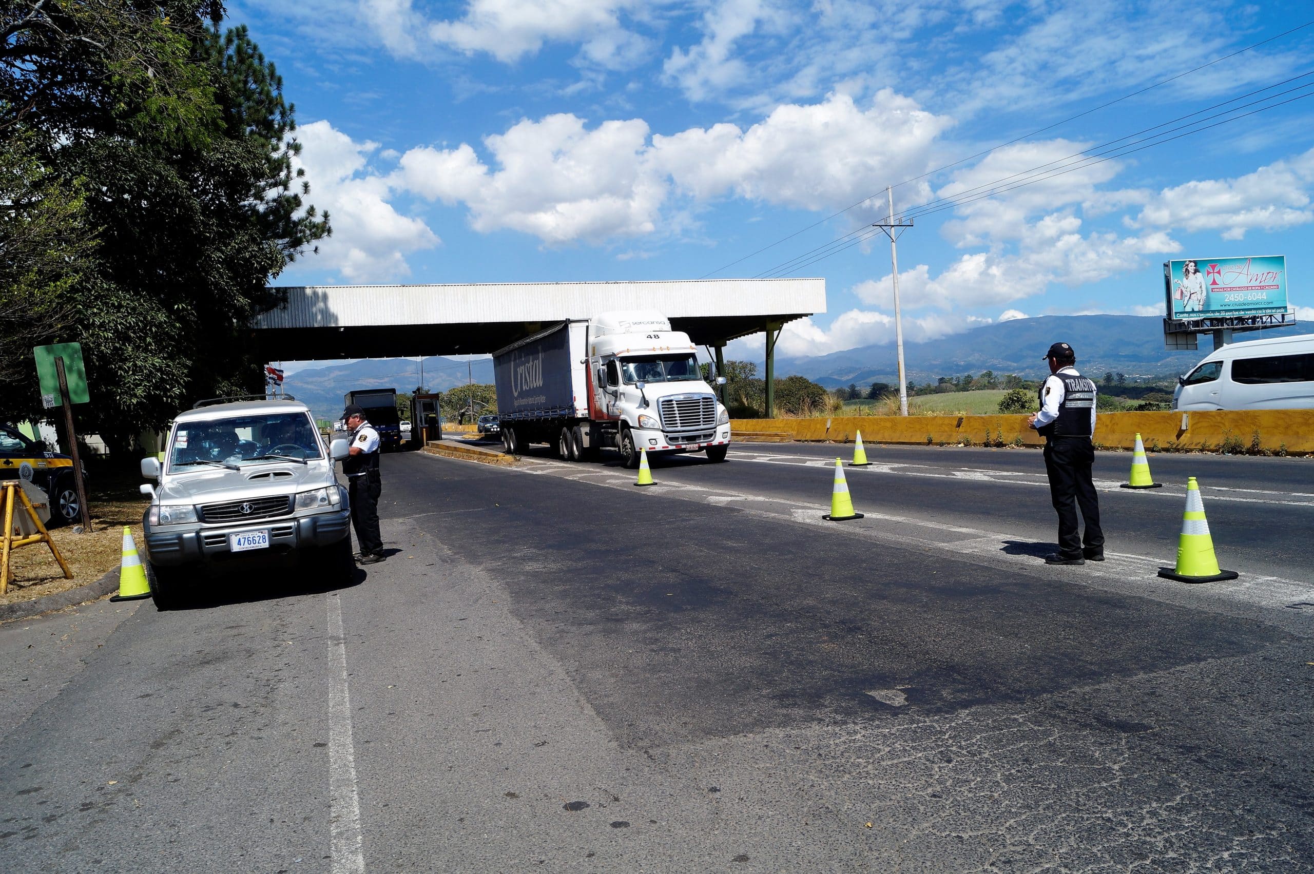 Policía de Tránsito refuerza operativos en carretera por fiestas en Palmares