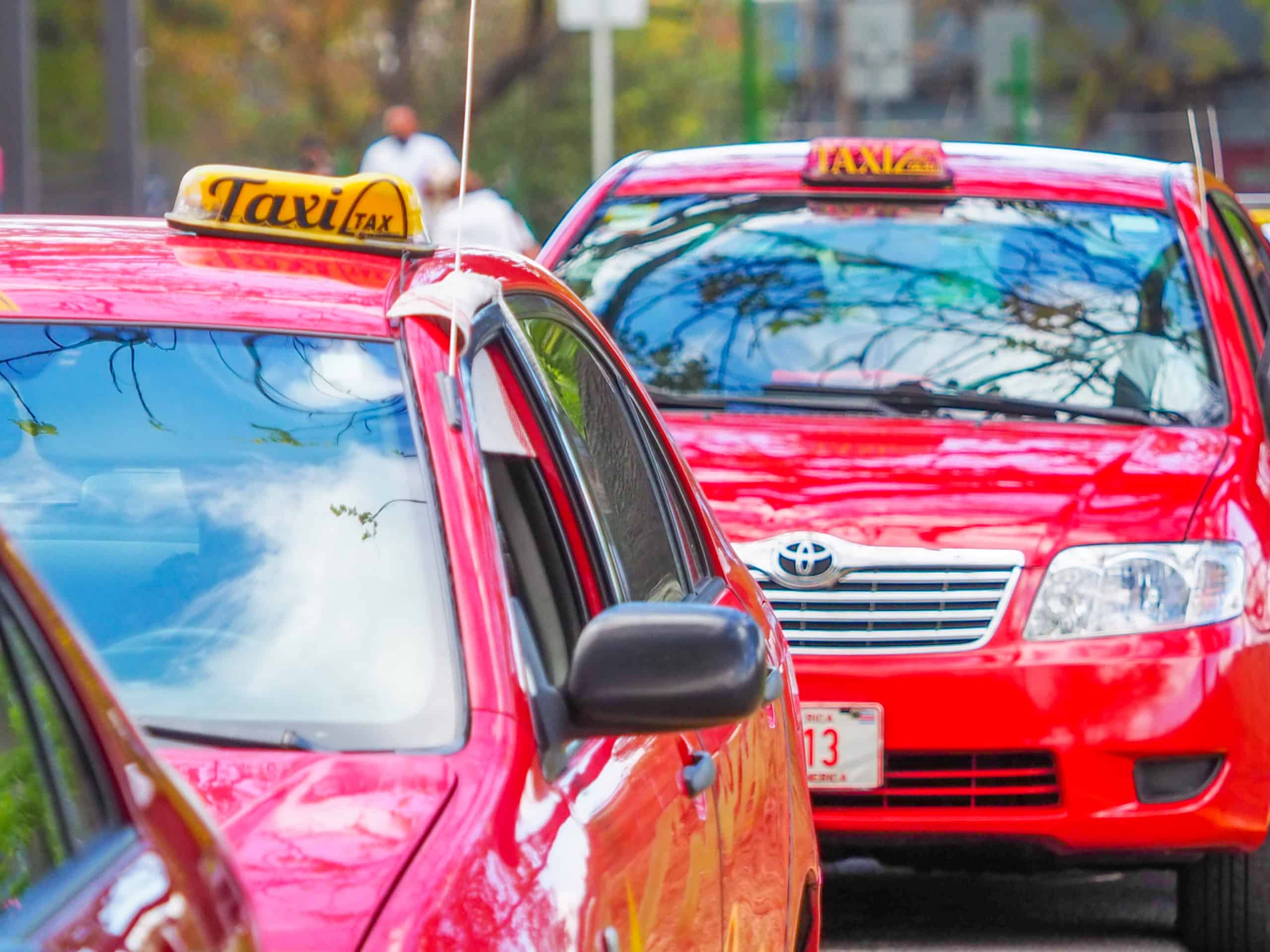 Aresep aprobó aumento en taxis, pero recuerda que usuarios pueden negociar tarifas