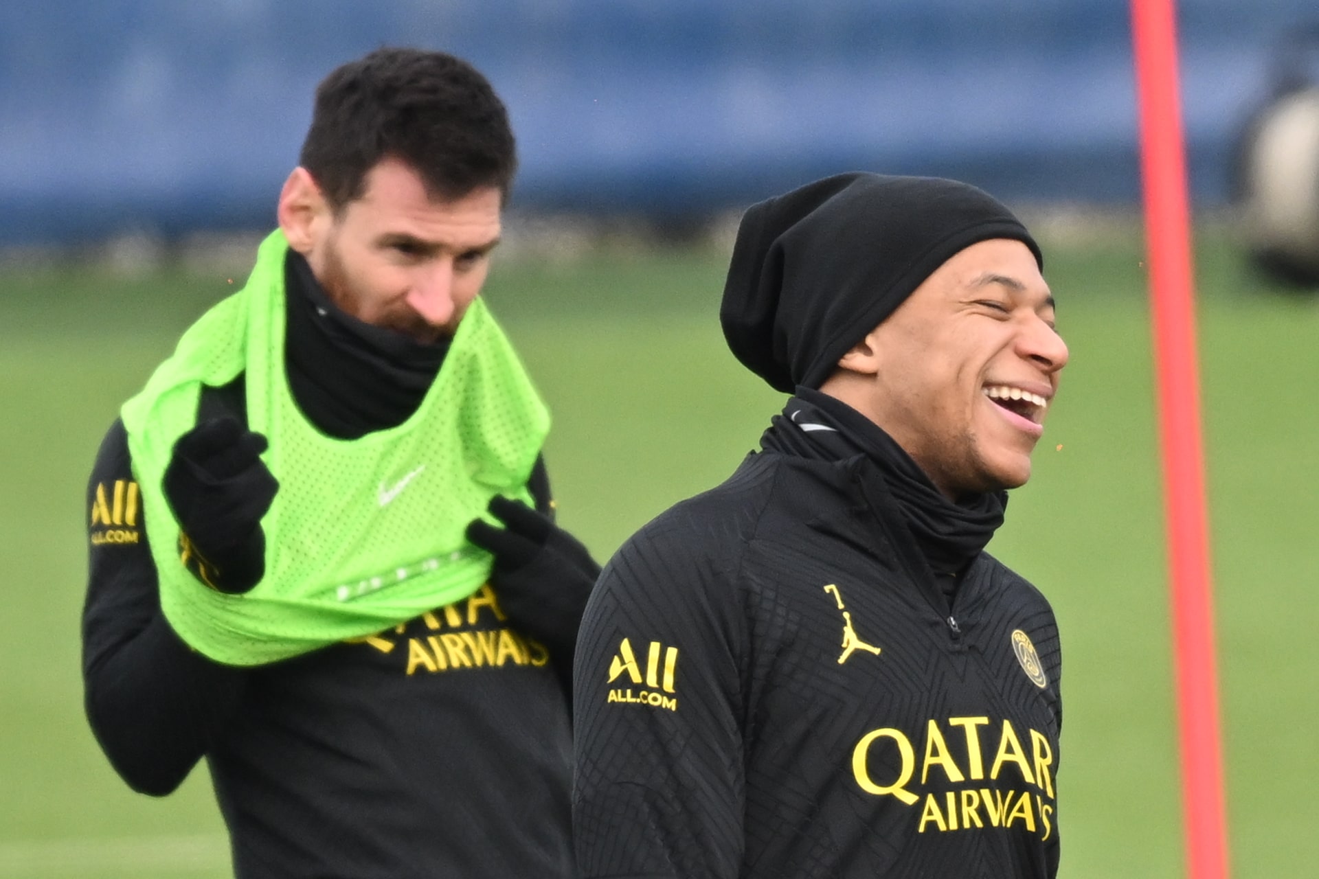 Messi dice que evita hablar con Mbappé sobre Catar, pero se llevan bien