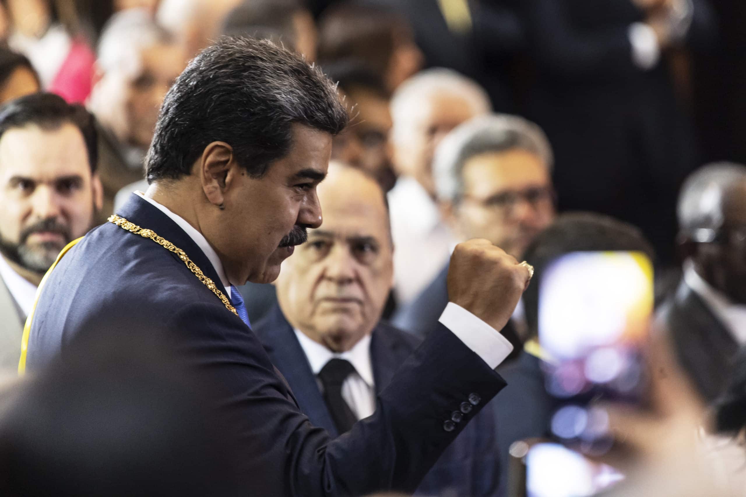Maduro y canciller iraní discuten sobre “defensa” ante “presiones externas”