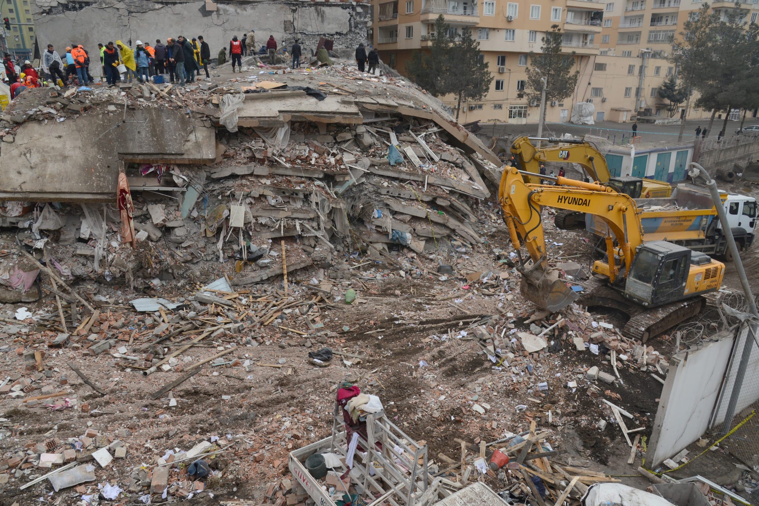 Más de 5.000 muertos deja hasta ahora terremoto en Turquía y Siria
