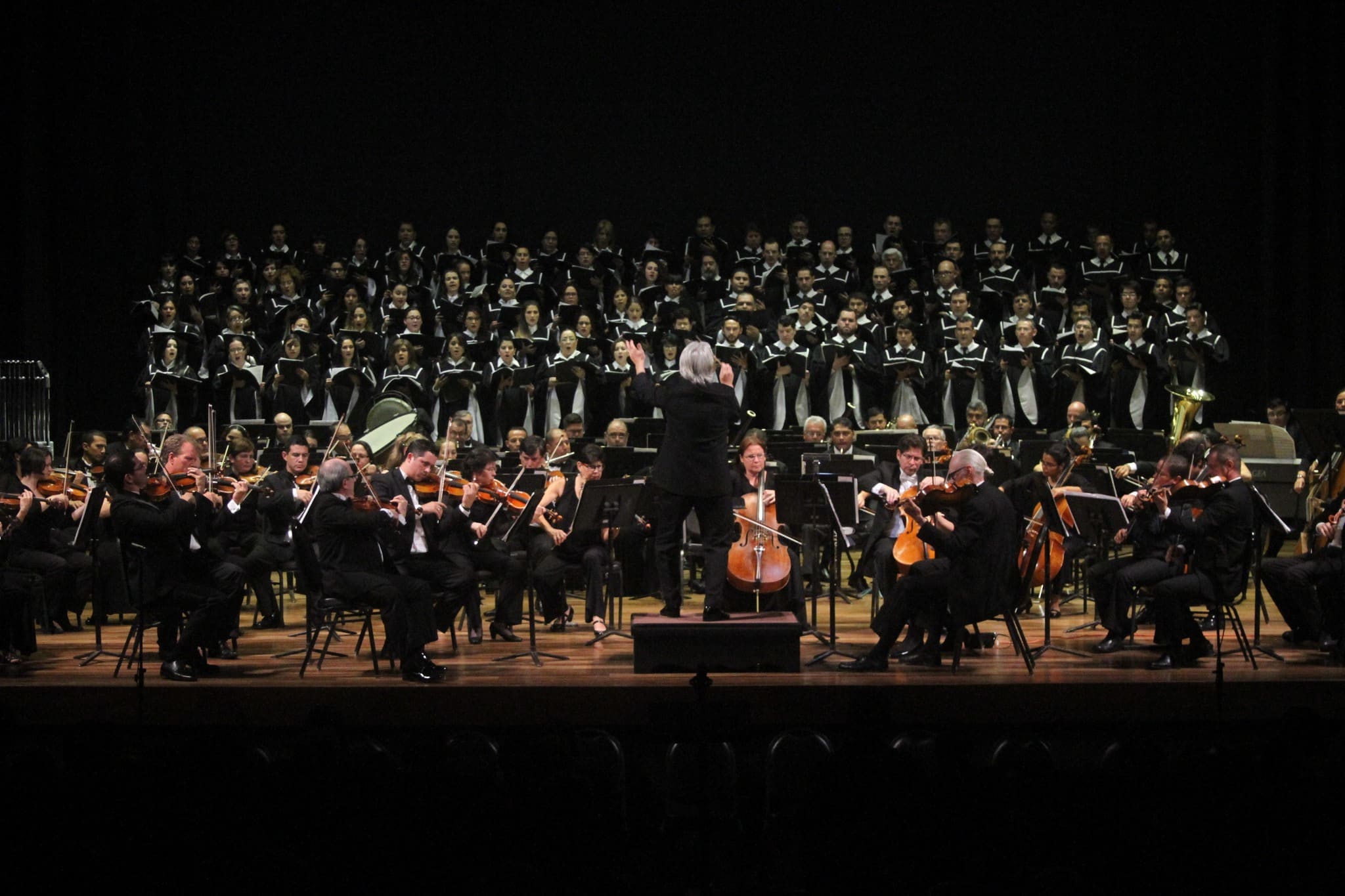 Denuncian problemas de “derechos laborales” de músicos de Orquesta Sinfónica durante gira presidencial a Zona Sur
