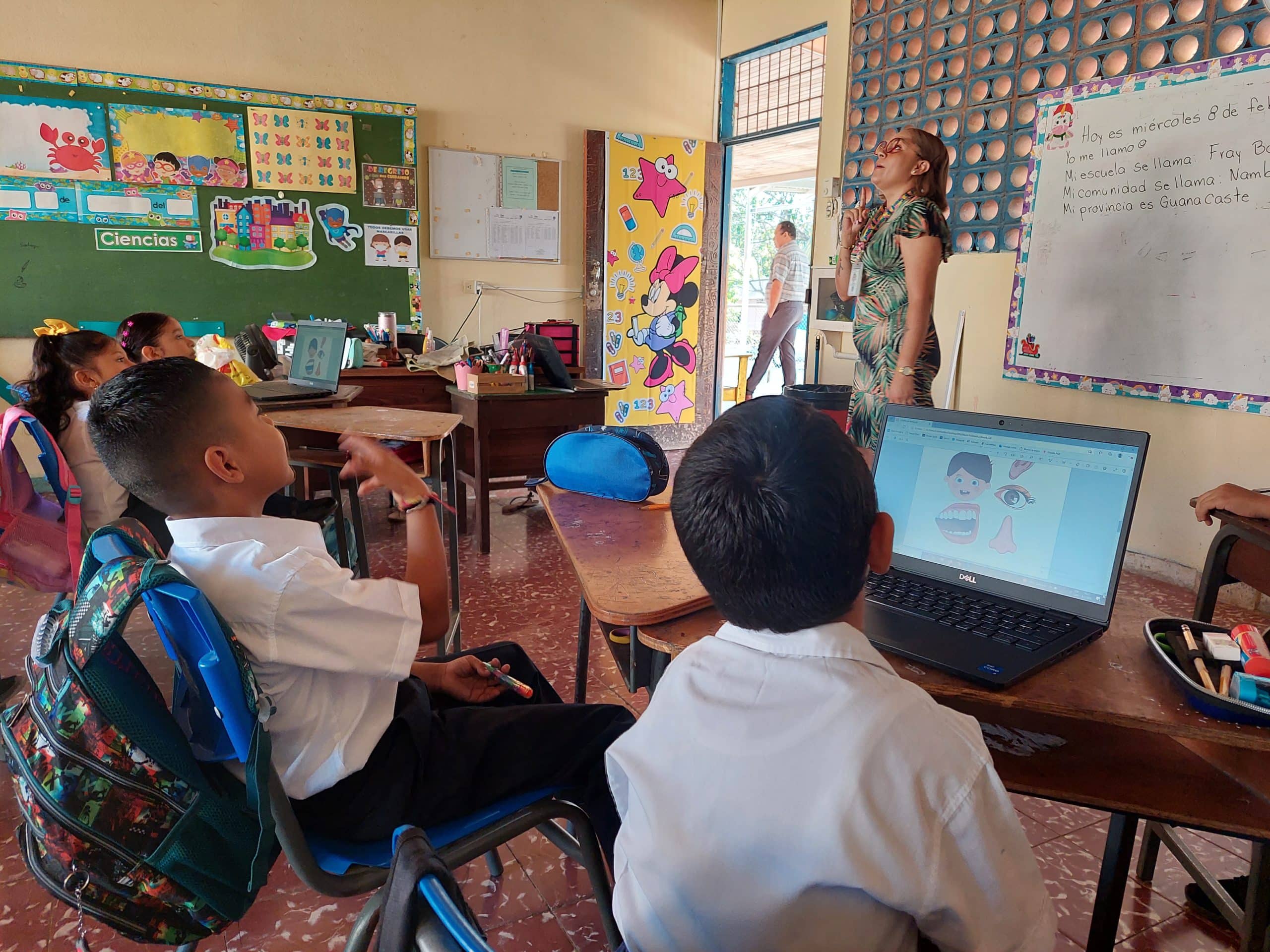 Coopeguanacaste terminará este 2023 el programa para llevar internet a centros educativos con fondos de Fonatel
