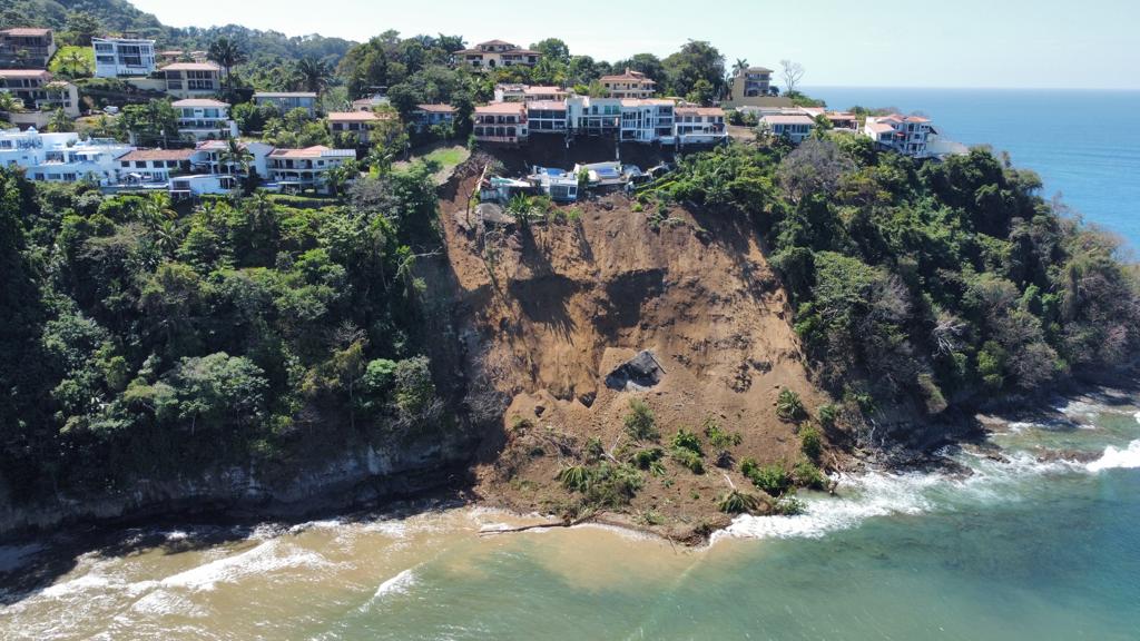 Deslizamiento en Punta Leona: ¿Por qué tardaron 36 horas en atender suceso?