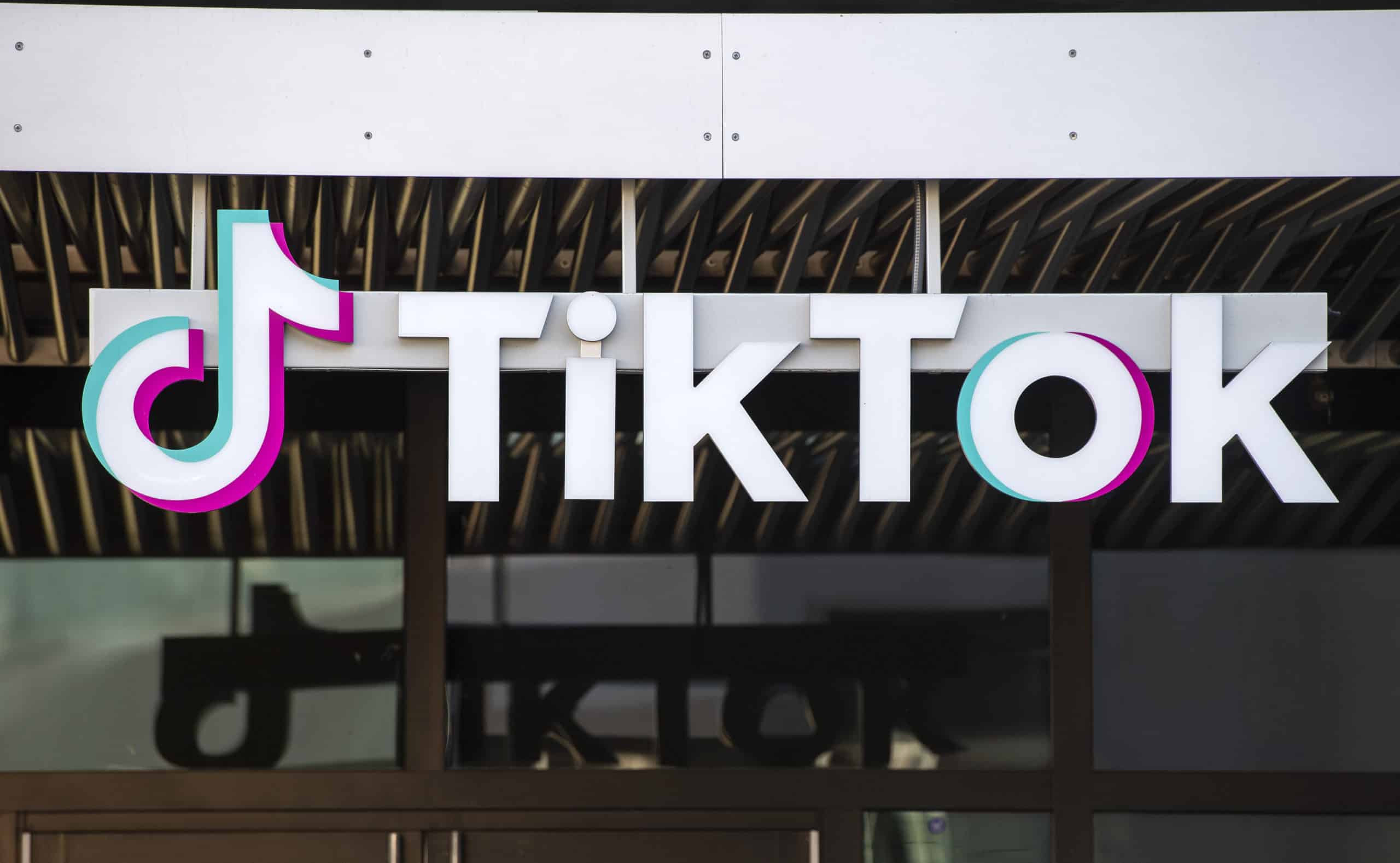 Advertencia y posible veto a TikTok en Estados Unida por vínculos con China de primer paso