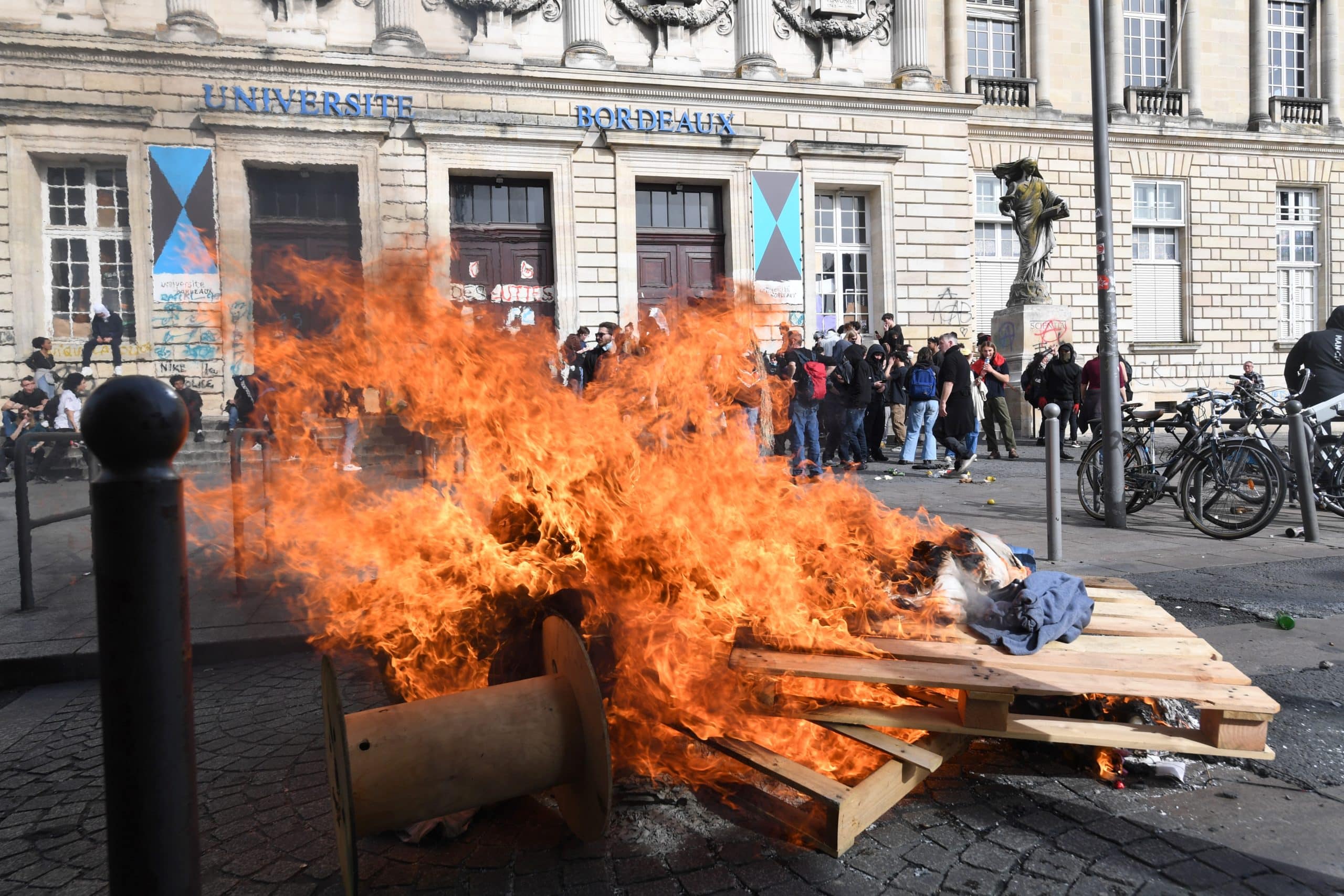 Nuevos disturbios en Francia en protestas contra reforma de las pensiones