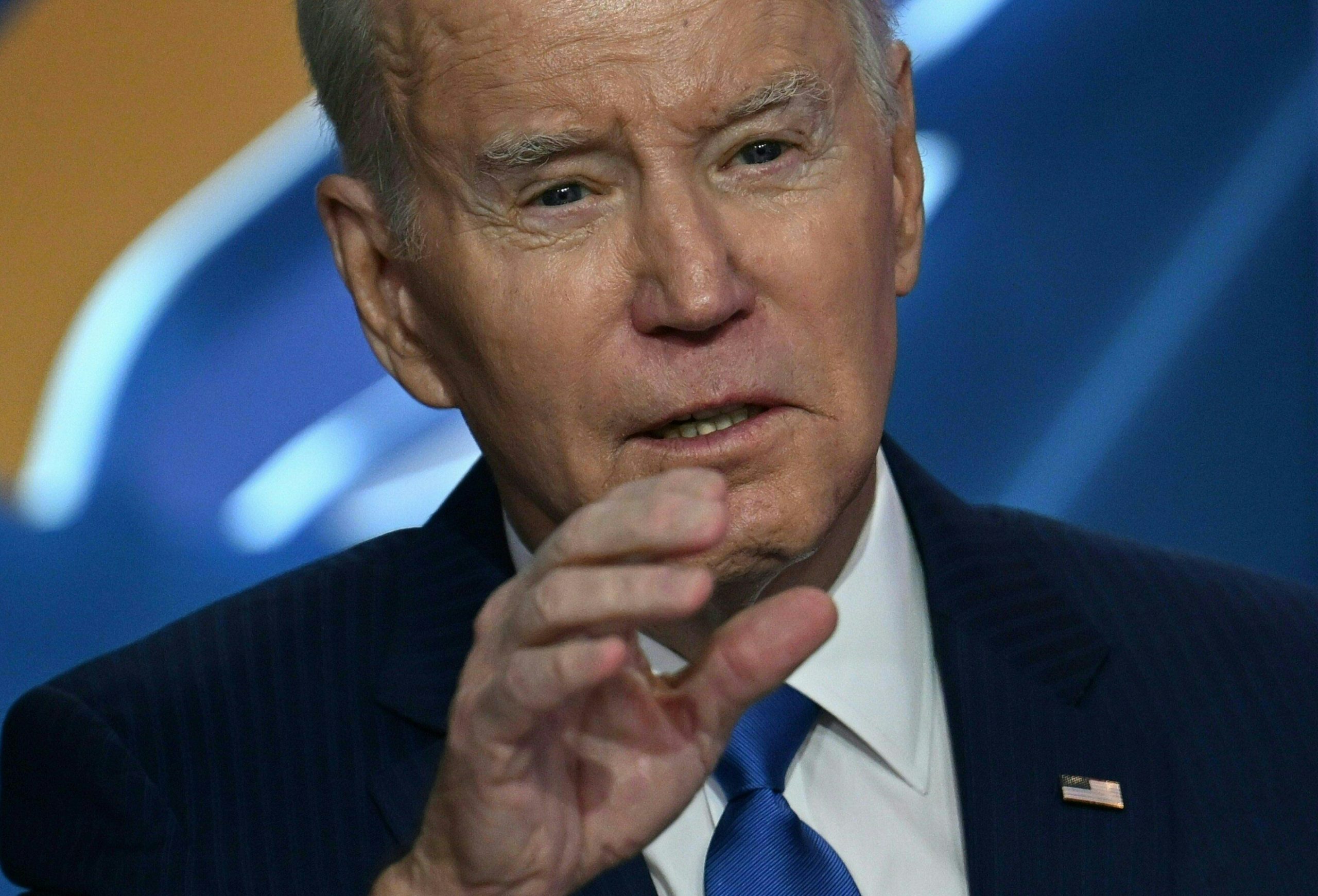 Joe Biden insta a establecer normas más estrictas para bancos medianos en EE.UU.