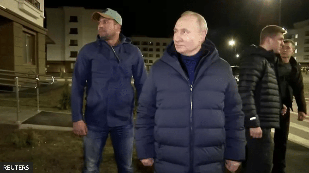 Putin realiza visita sorpresa a la ciudad ucraniana de Mariúpol; Kiev lo tilda de “cinismo”