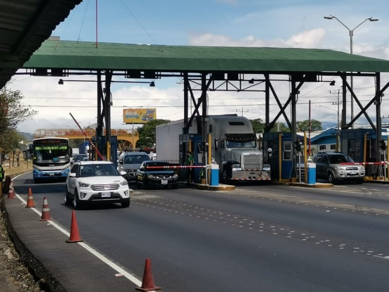 Tarifas de peajes en Alajuela y Naranjo bajarán el miércoles para buses y vehículos pesados