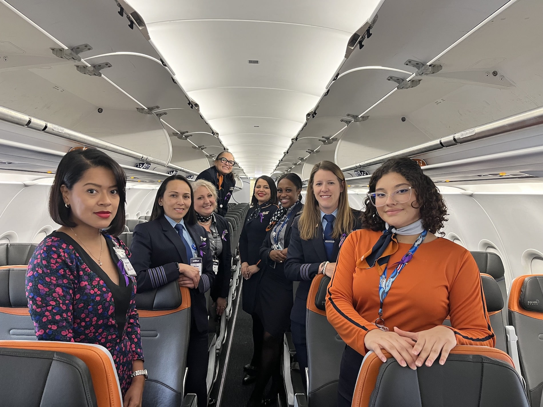 Aeropuerto Daniel Oduber de Liberia recibe vuelo de JetBlue tripulado 100% por personal femenino