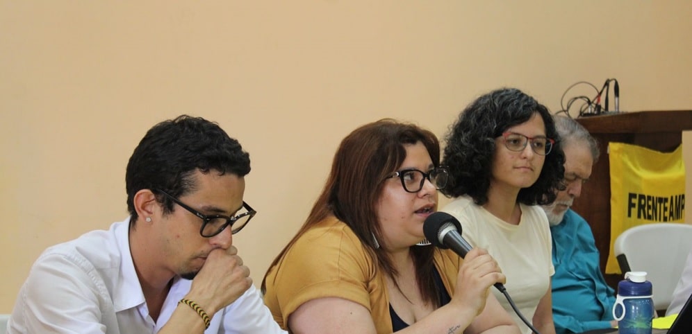 Con Paola Vega como invitada, Frente Amplio inauguró Congreso Ideológico