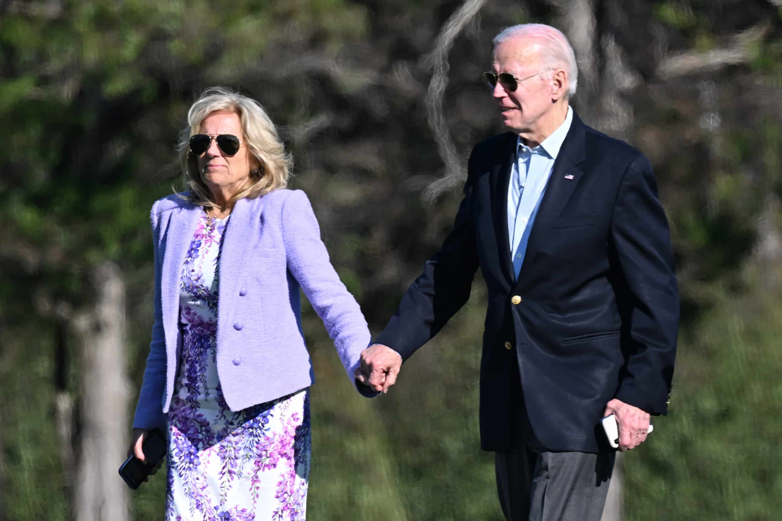 Presidente Biden y su esposa Bill ganaron $579.514 en el 2022, según su declaración de impuestos