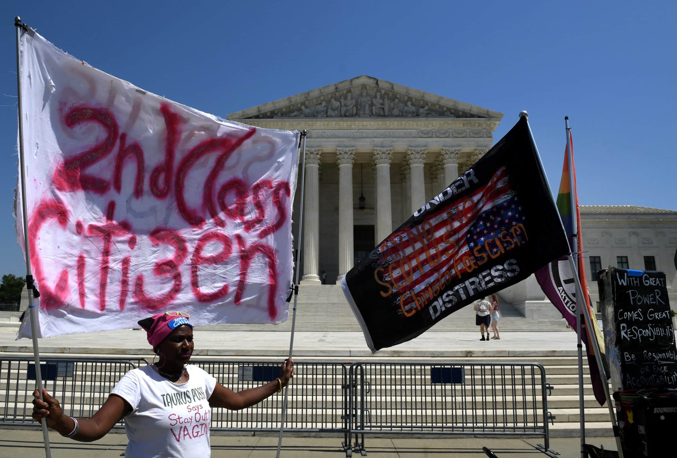 Debate en Estados Unidos por píldora abortiva: Corte Suprema mantiene acceso
