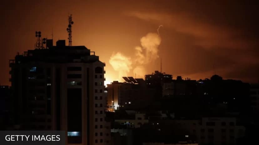 Israel ataca Líbano y Gaza tras un bombardeo de cohetes