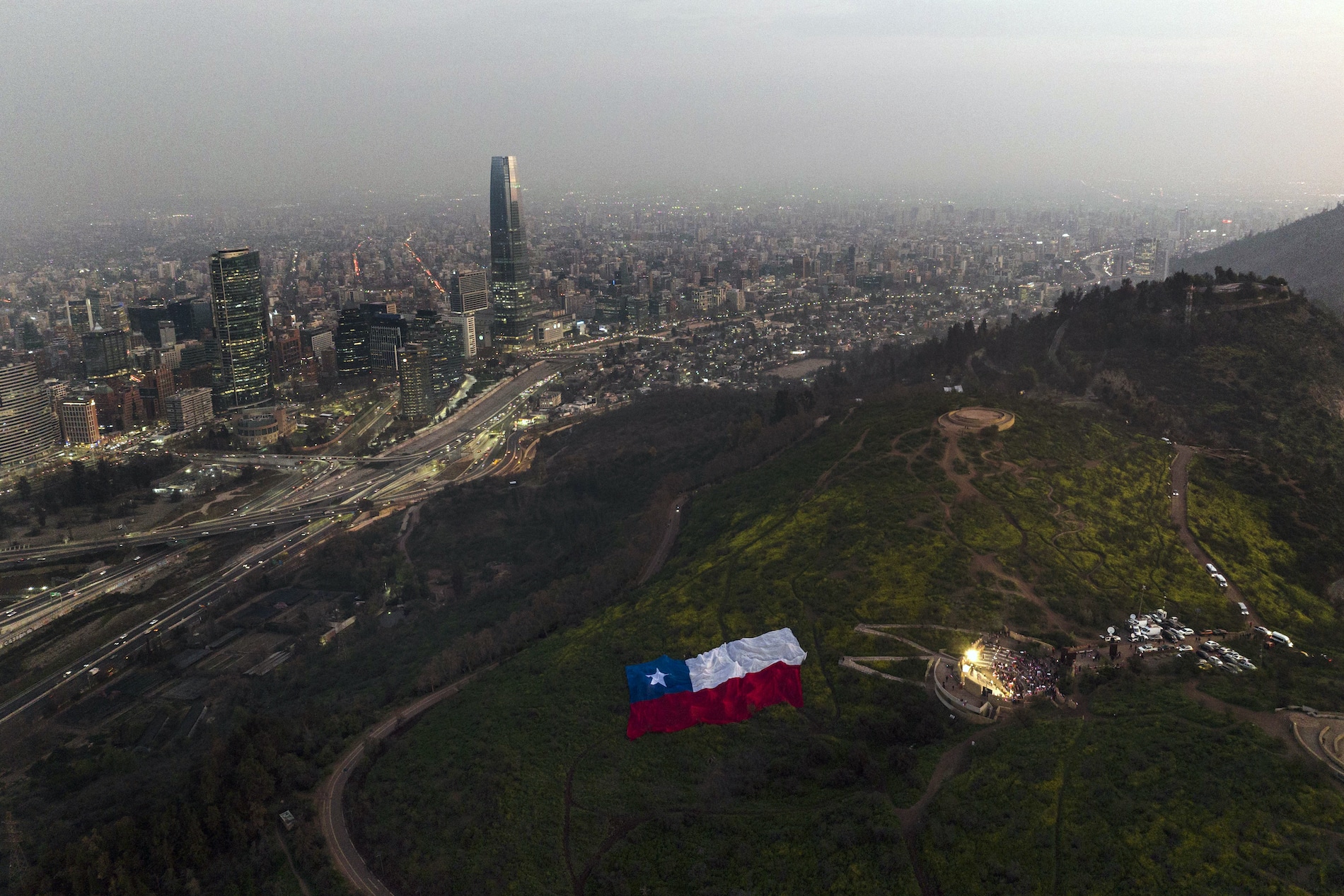 Chile reduce de 45 a 40 horas la semana laboral