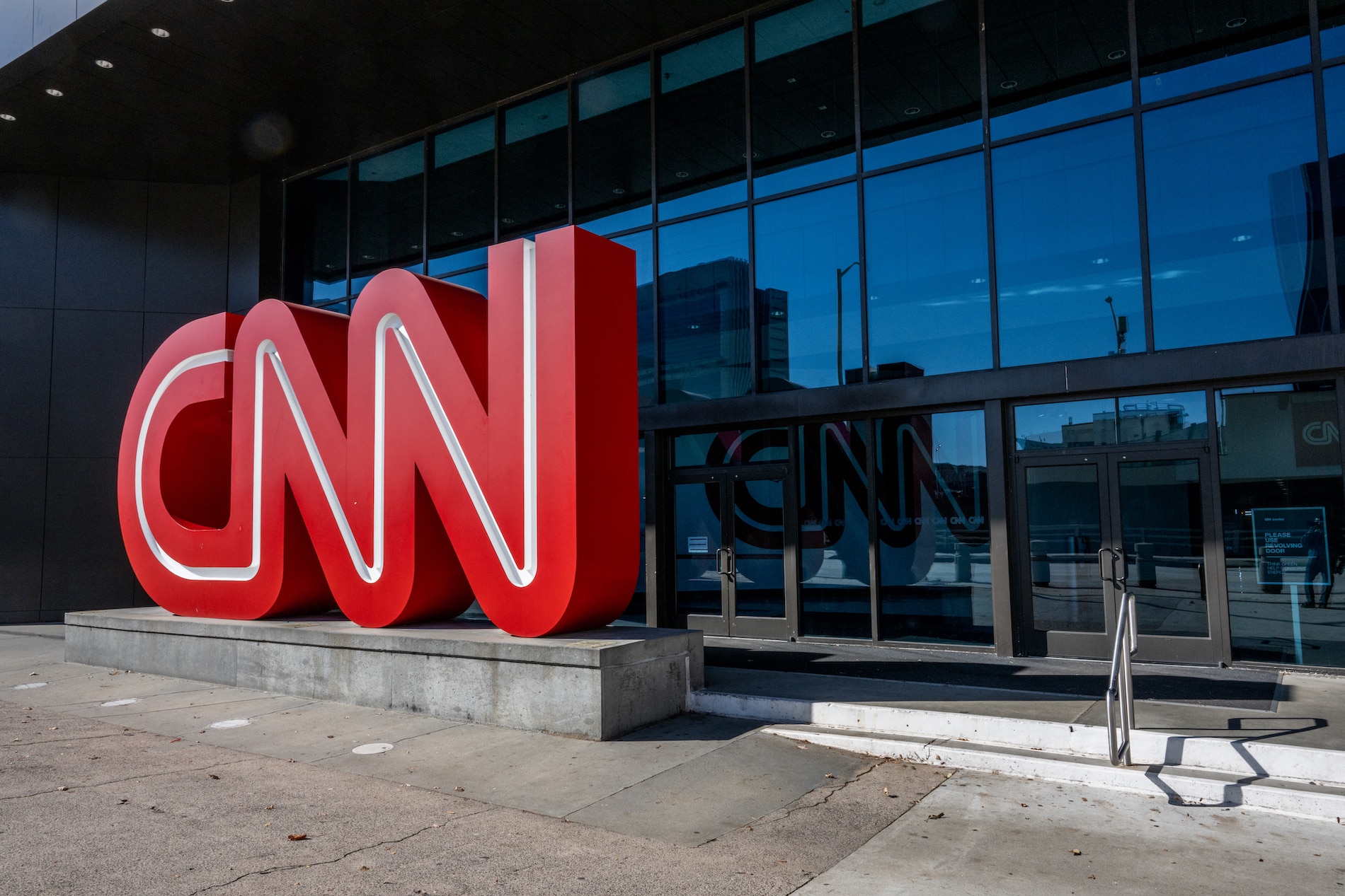 ¿Desaparece CNN en Español o reducirá horas de producción? Esto piensan sus expresentadores, dos de ellos en Costa Rica