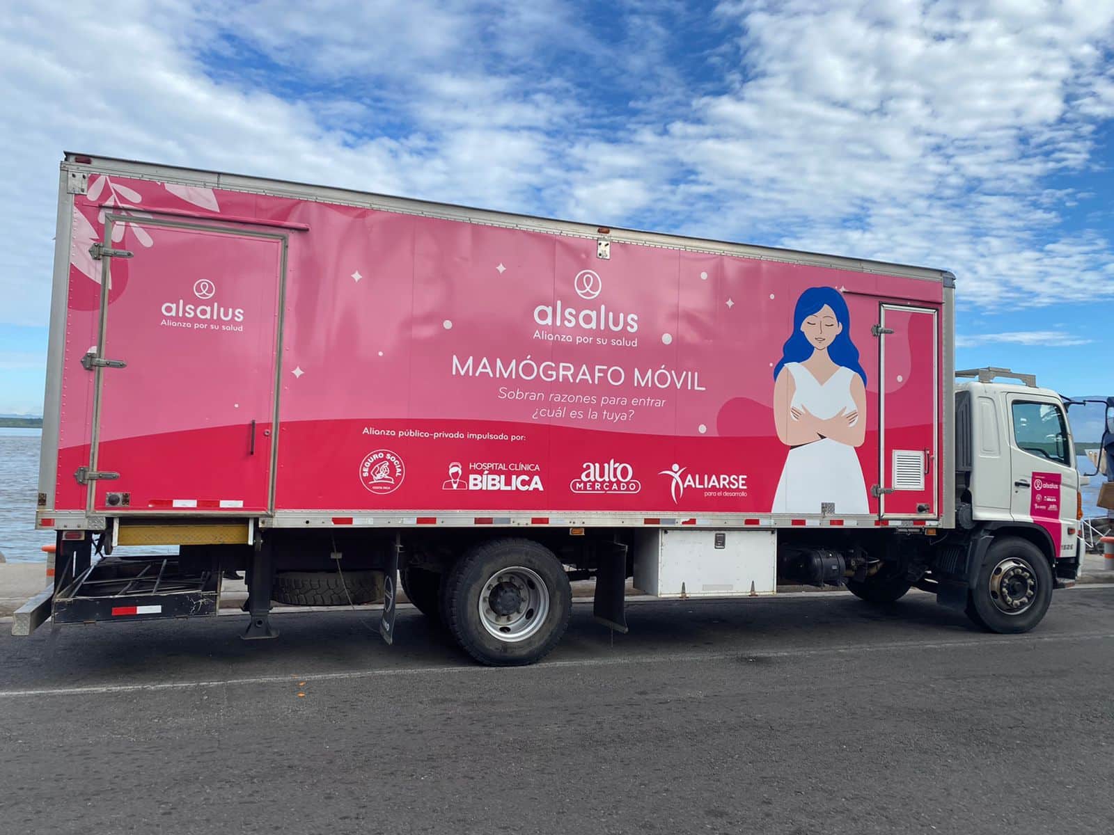 Clínica movil recorrerá Puntarenas para realizar 3.725 mamografías gratuitas