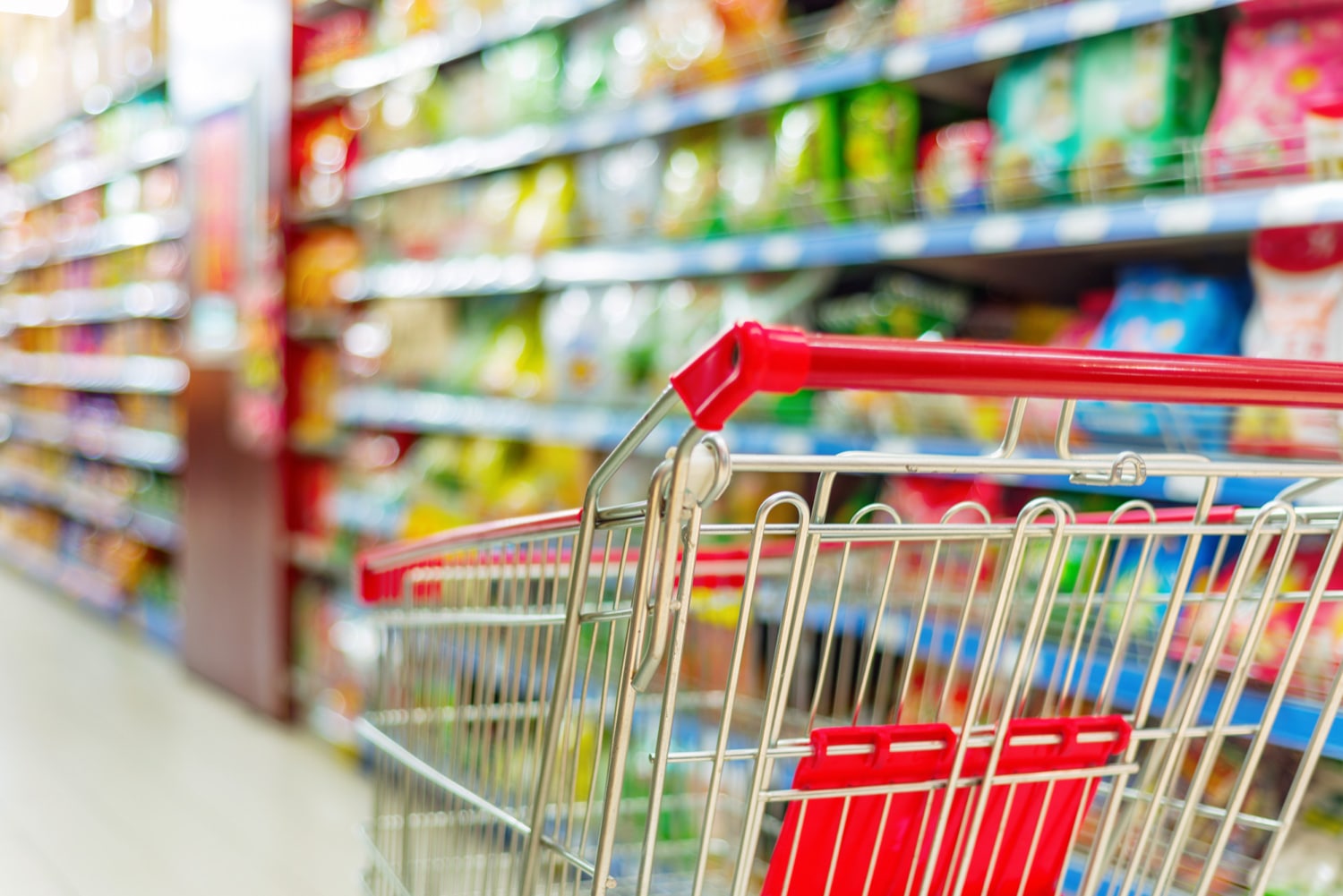 Marcas propias de supermercados ganan terreno entre consumidores de Costa Rica; una de ellos concentra 60% del volumen de compra