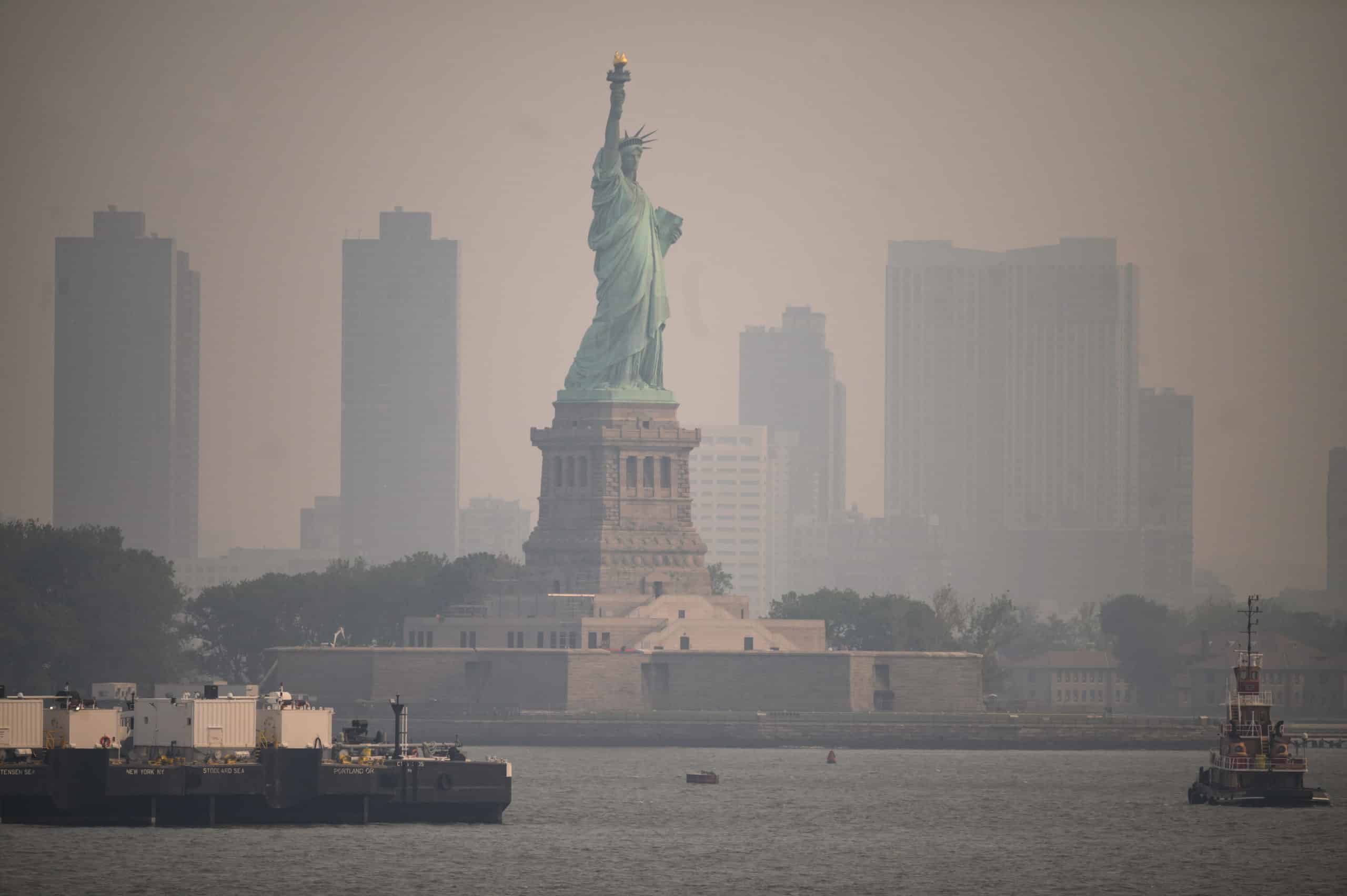 Nueva York sigue cubierta por una niebla apocalíptica producto de los incendios en Canadá