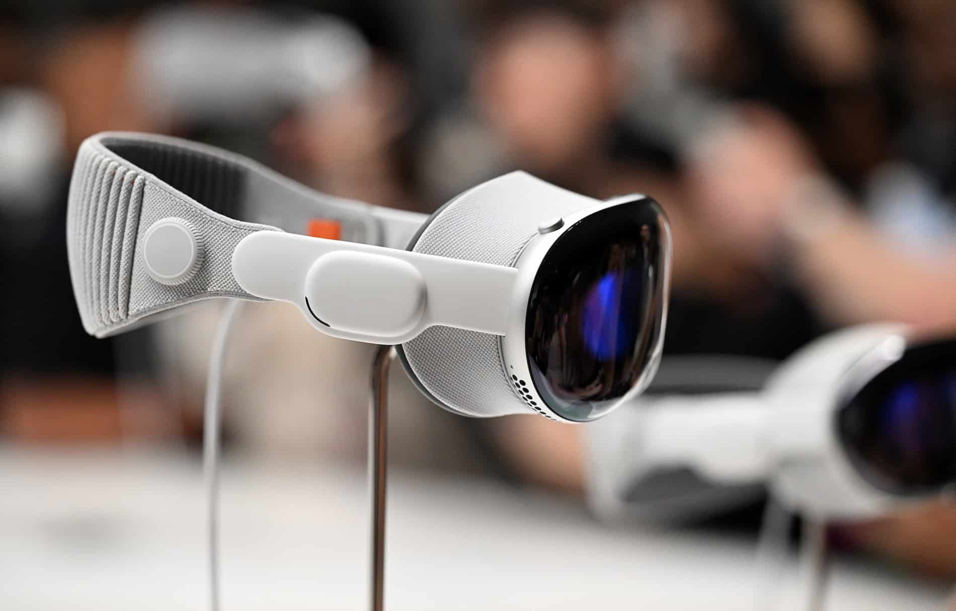 Apple presenta su primer casco de realidad virtual y aumentada