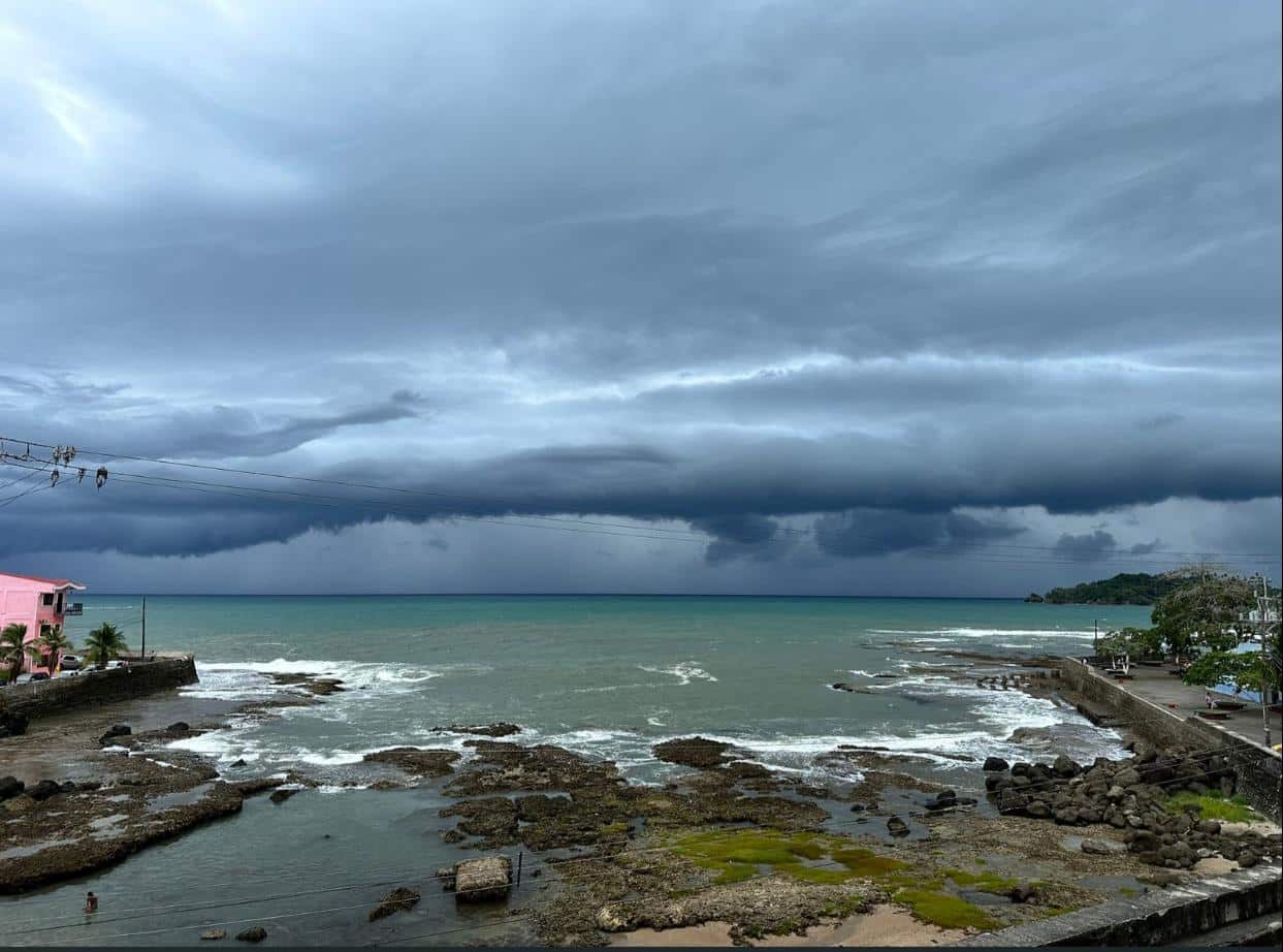 Caribe y Zona Norte registran lluvias importantes por causa del empuje frío que afecta a Costa Rica