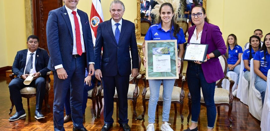 Sele Femenina se va al Mundial siendo representante de la Diplomacia Deportiva y embajadoras de la Marca País