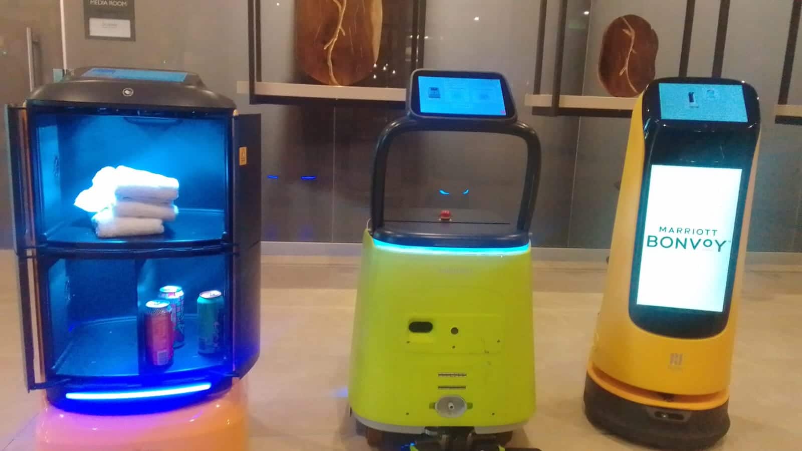 Tres robots trabajarán en diferentes labores en el hotel AC Marriott Escazú