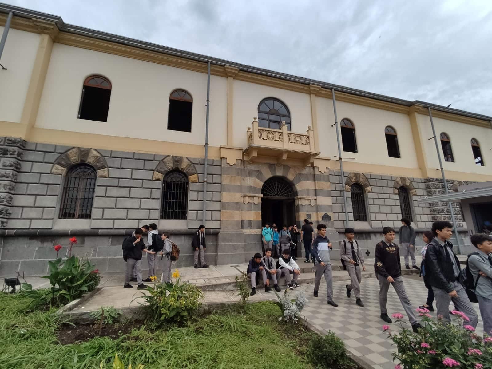Tribunal Contencioso otorga 3 días al Estado para defender convenio que permitirá traslado de terreno del Liceo de Costa Rica