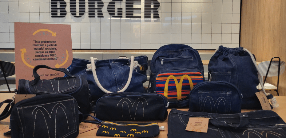 McDonald’s transforma los uniformes del personal de los restaurantes en Costa Rica en bolsos, carteras y cartucheras