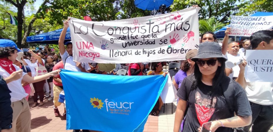 Video | Estudiantes de la UCR y UNA protestan contra Chaves en Nicoya; presidente lanza crítica a los rectores