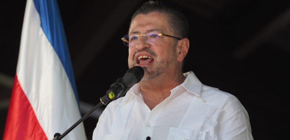 PLN pide investigar posible beligerancia política del Presidente Chaves a favor de partido “Aquí Costa Rica Manda”