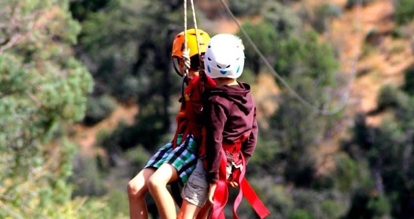 Video | Niño de seis años sobrevive a caída de 12 metros desde un canopy en México