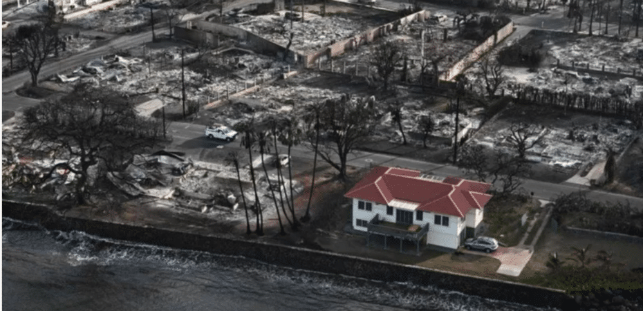 La impresionante imagen de la casa que sobrevivió a los incendios en Hawái