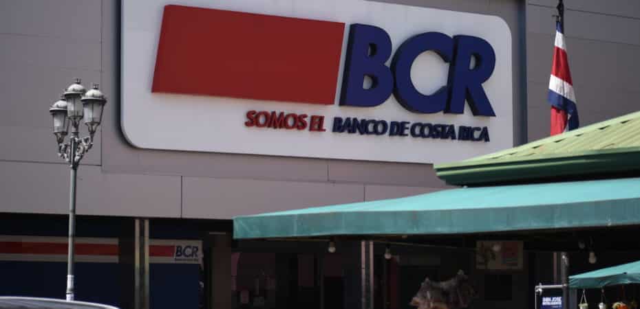 Clientes del BCR denuncian cobros dobles por sus compras; entidad bancaria lo confirma