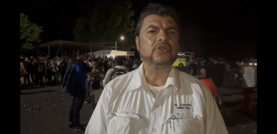 Ministro de Seguridad afirma que paso de migrantes por Costa Rica se desarrolla en calma tras disturbios