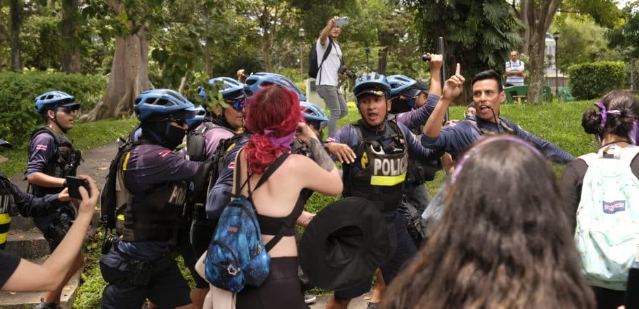 Galería| La marcha contra violencia policial terminó con un despliegue de represión por parte de Fuerza Pública