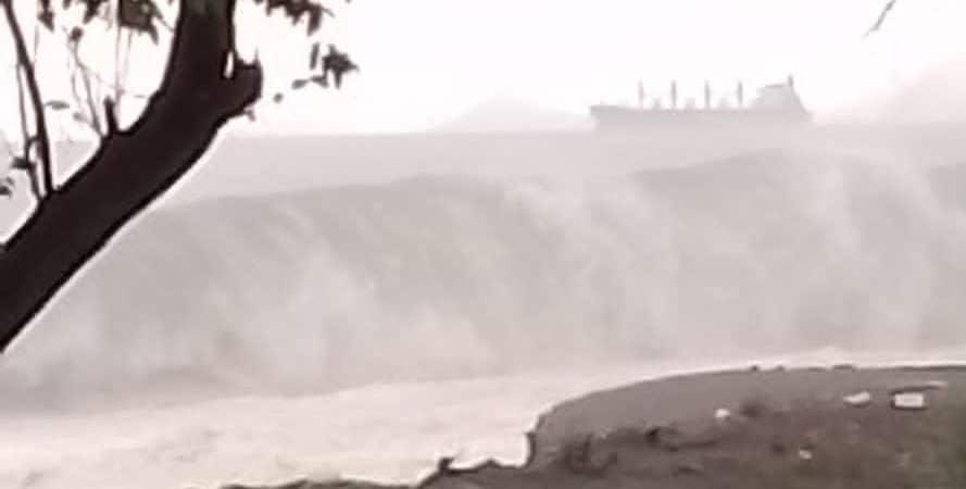 Marea alta, mar picado y fuerte oleaje en Puntarenas esta semana, alertan los expertos