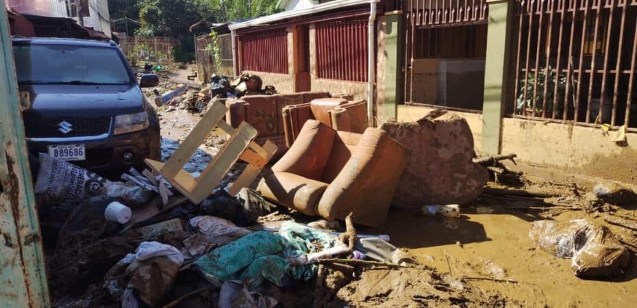 CNE atendió 93 incidentes por inundación el martes; Lluvias serán fuertes esta tarde
