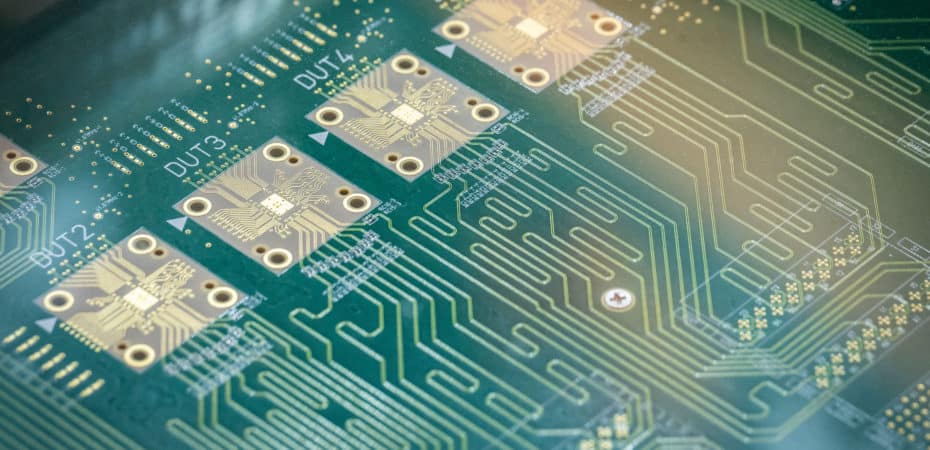 EE.UU. anuncia plan de $13,8 millones para capacitar personal en industria de semiconductores