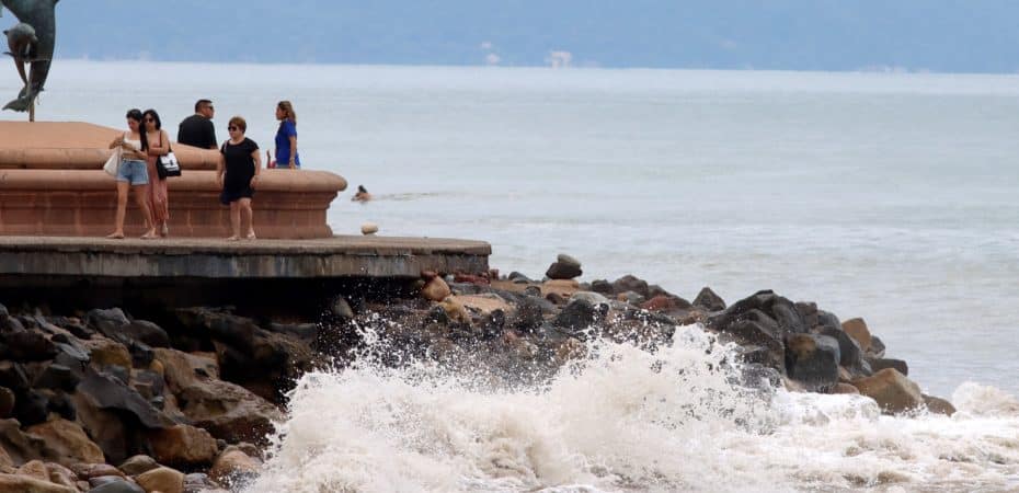 Huracán Lidia se torna “extremadamente peligroso” ante las costas de México