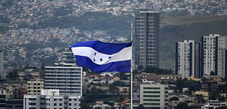 Honduras impone visa a costarricenses: vacuna de covid y certificado de Interpol entre los requisitos
